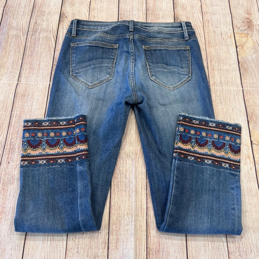 Driftwood Colette Embroidered Cuff Jeans Womens 26 Medium Wash Raw Hem Cropped - Picture 8 of 10